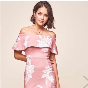 Selfie Leslie Alina tiered off shoulder dress